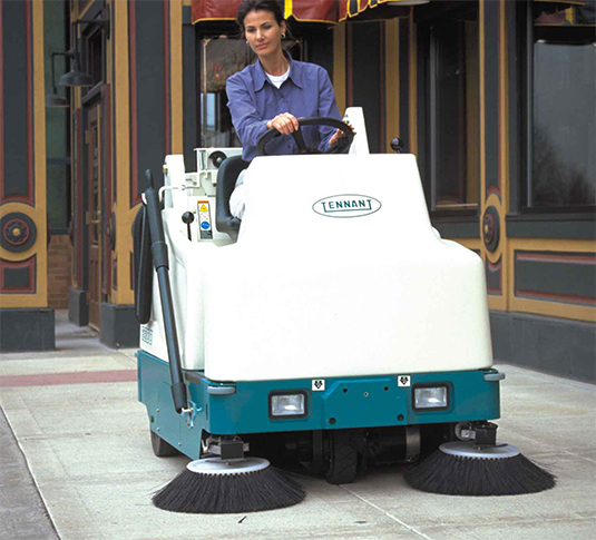 6200 Compact Ride-On Sweeper alt 5