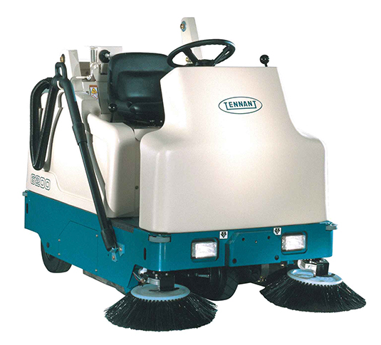 6200 Compact Ride-On Sweeper alt 1